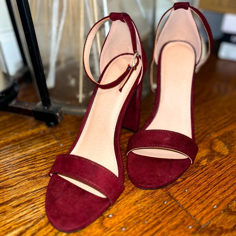 BNWT CHARLOTTE RUSSE HEELS